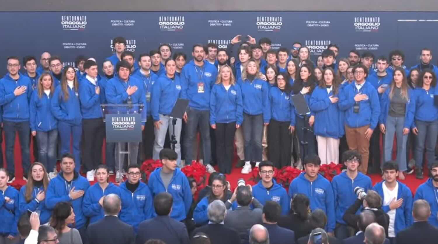 Meloni ad Atreju, l’attacco a Schlein: «Senza coraggio». E cita Tolkien: «L’anello non ci avrà mai» – Il video