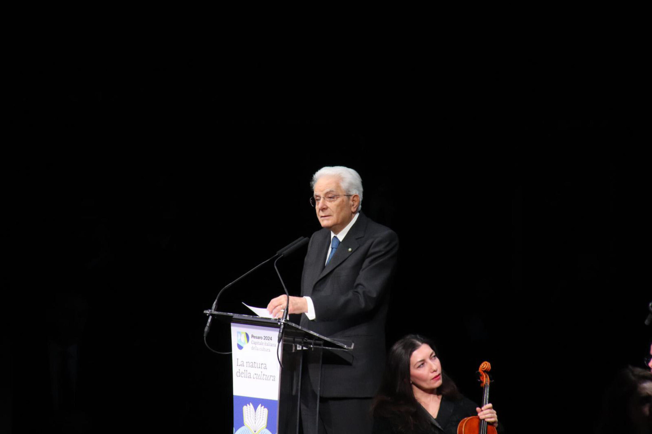 Il presidente della Repubblica Sergio Mattarella durante l'inaugurazione di Pesaro2024, l'anno da Capitale Italiana della Cultura alla Vitrifrigo Arena a Pesaro, 20 gennaio 2024. ANSA/ Gianluigi Basilietti