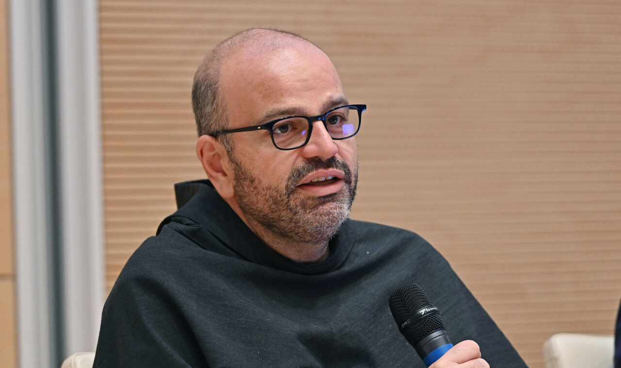 Padre Paolo Benanti a capo della Commissione sull'Intelligenza artificiale:  la scelta del governo dopo Giuliano Amato - Open