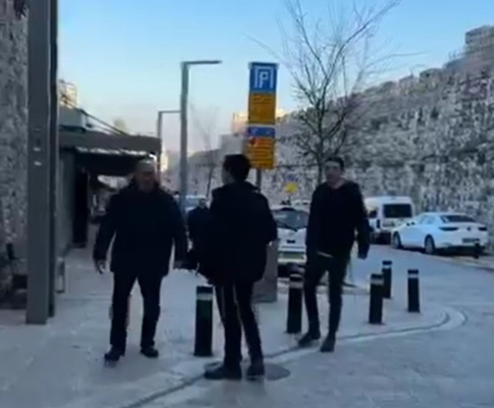 Gerusalemme, sputi contro cristiani. La condanna di Israele: «Atti brutti» – Il video
