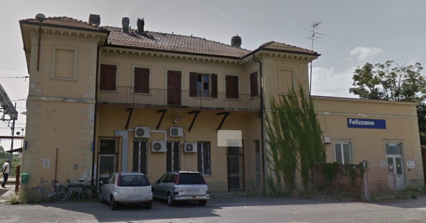 Alessandria, 17enne investito e ucciso da un treno alla stazione di Felizzano: «Forse ospite della comunità per minori»