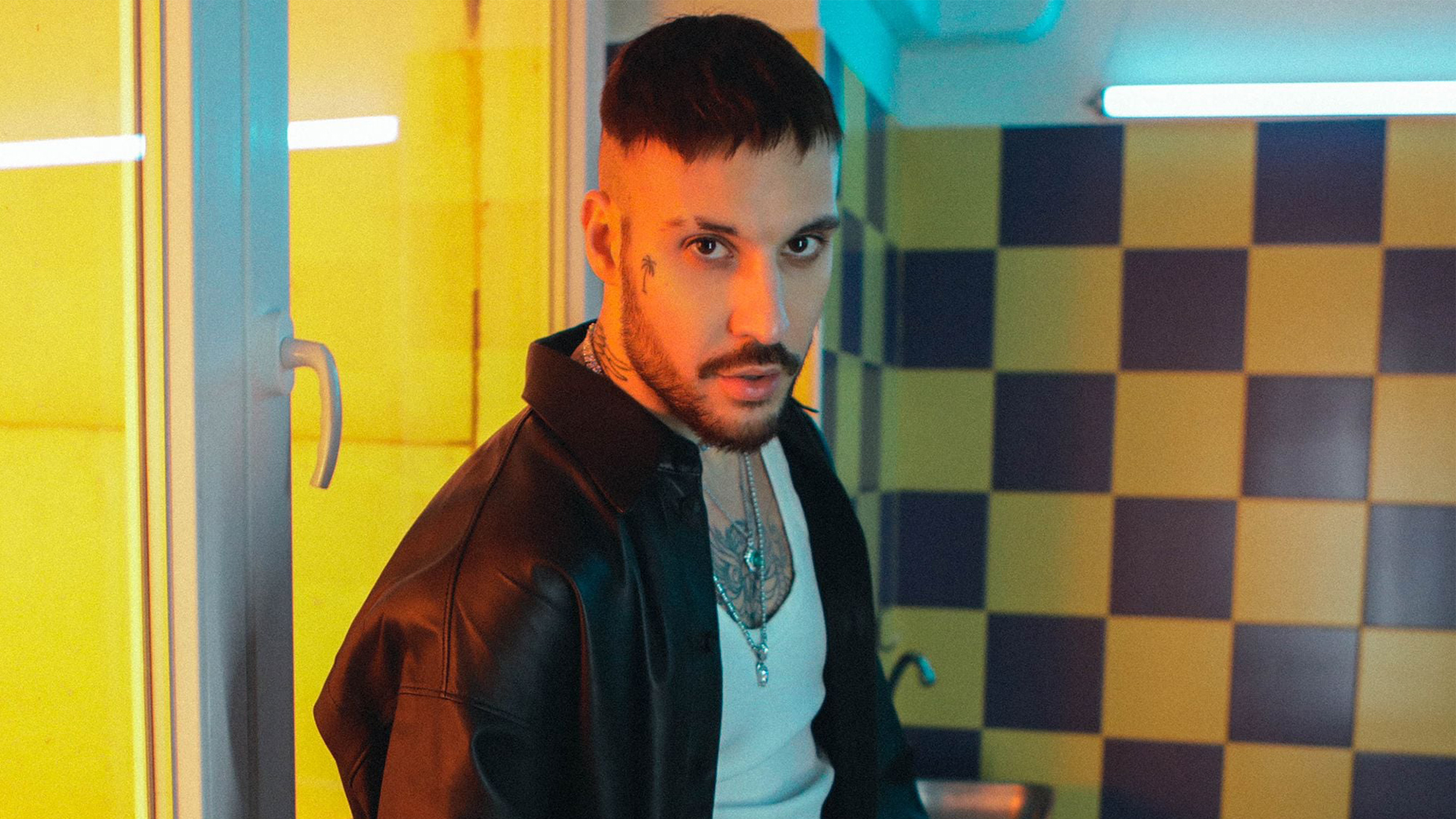 «No il reggaeton non è solo tormentoni estivi, a Sanremo mi farò conoscere». La promessa di Fred De Palma  – Video