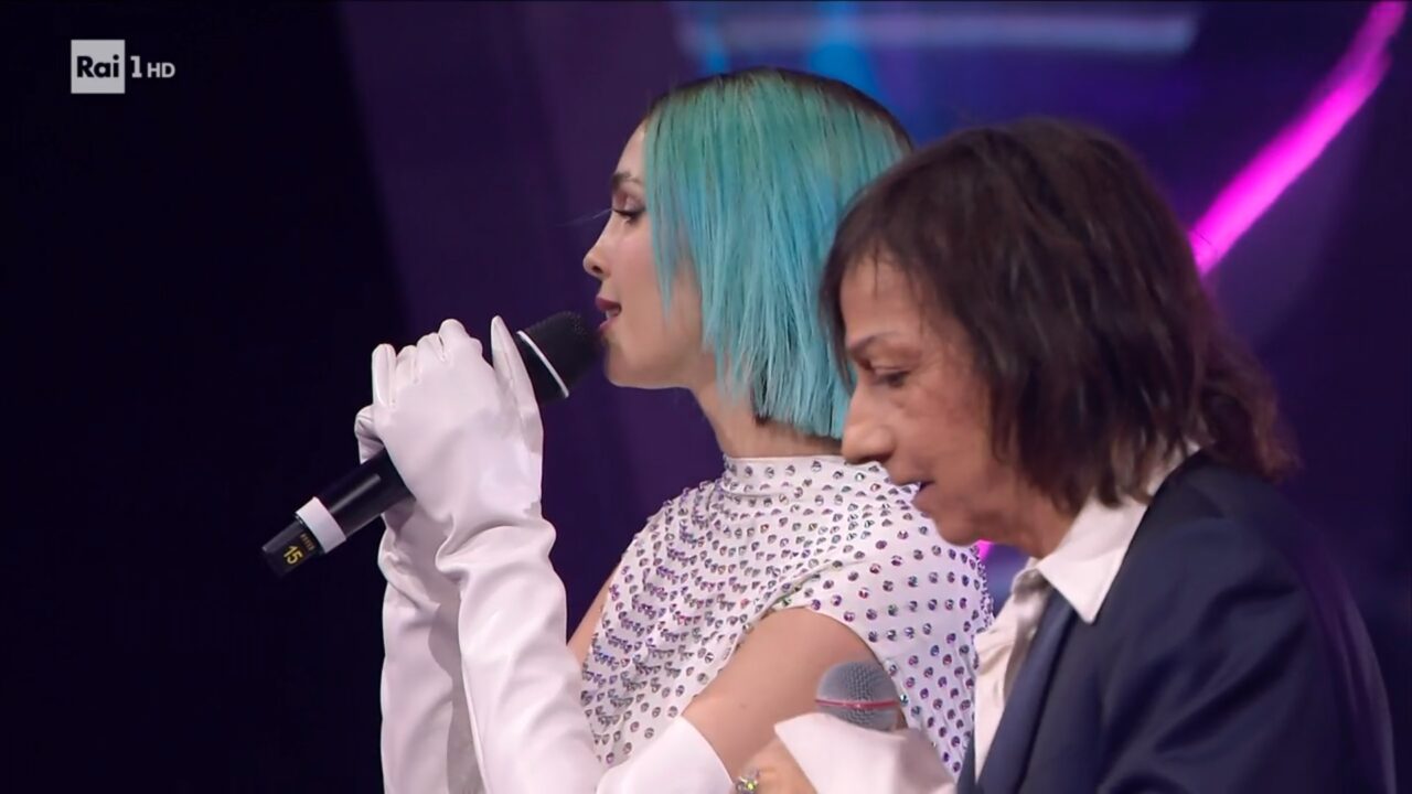 Sanremo 2024, l'anima rock di Gianna Nannini con Rose Villain. La dedica alla madre: «Sta facendo il tifo per me da lassù» - Il video - Open