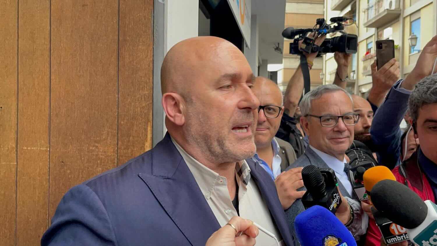 Il neosindaco di Terni Stefano Bandecchi al suo arrivo in citt‡, 29 maggio 2023. ANSA/BASILIETTI