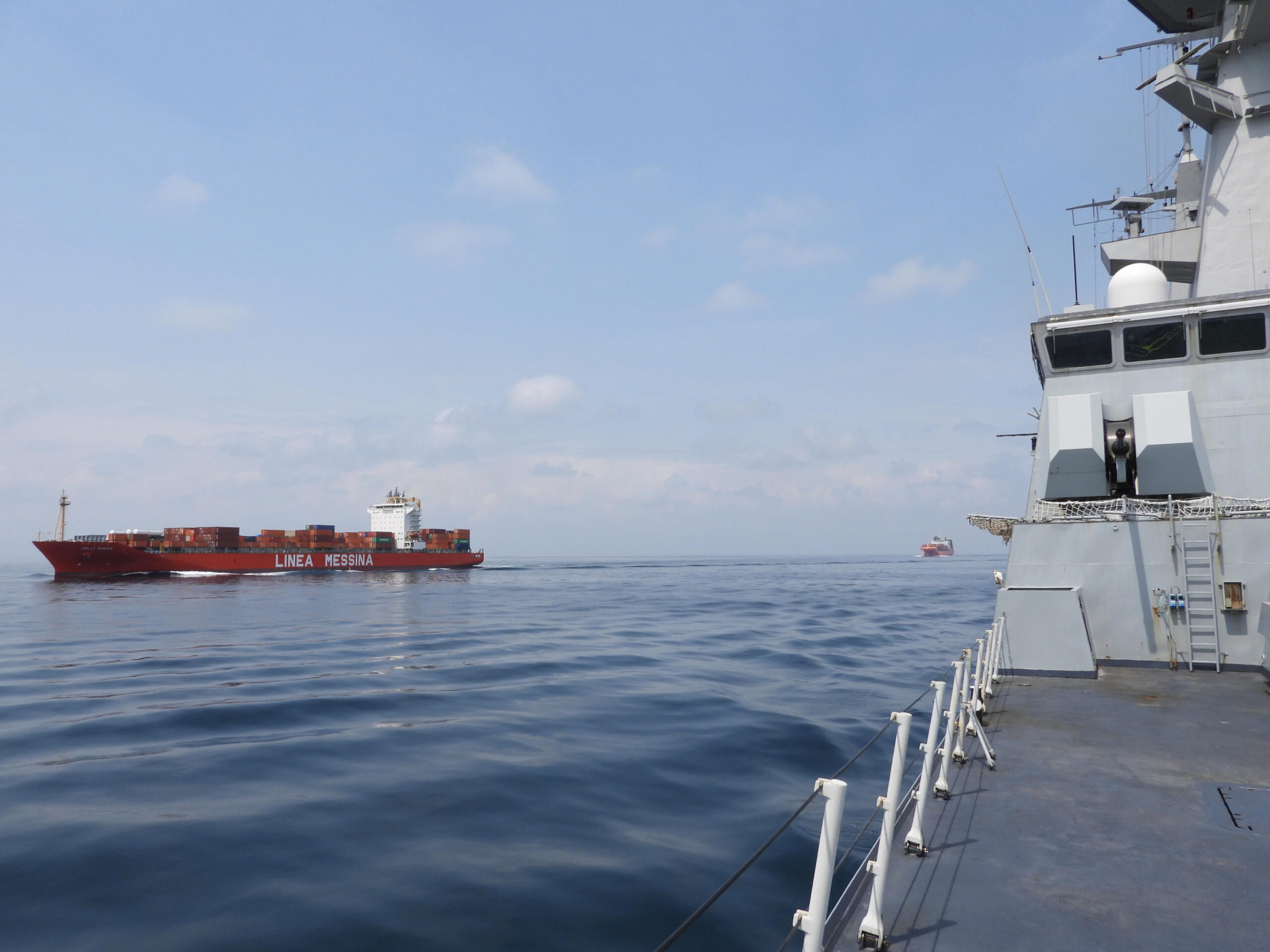 Un'immagine, diffusa dalla Marina Militare il 3 marzo 2024, di Nave Duilio in navigazione nel Mar Rosso.
ANSA/ US/ MARINA MILITARE
+++ ANSA PROVIDES ACCESS TO THIS HANDOUT PHOTO TO BE USED SOLELY TO ILLUSTRATE NEWS REPORTING OR COMMENTARY ON THE FACTS OR EVENTS DEPICTED IN THIS IMAGE; NO ARCHIVING; NO LICENSING +++ NPK +++