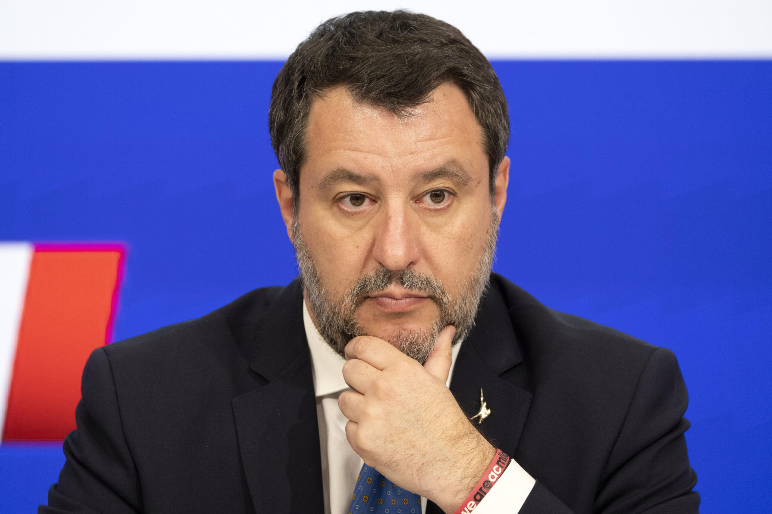 schiaffo Salvini 