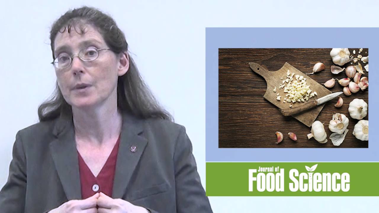 Cheryl, uma cientista de Ohio, luta contra os odores desagradáveis ​​do alho.  Três soluções para limpar o hálito: A solução ideal é o iogurte grego