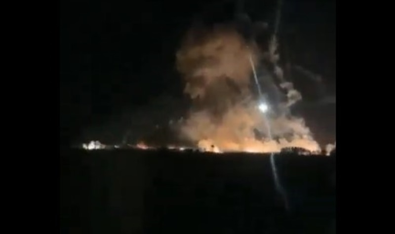 Iraq, misteriosa esplosione nella base militare di Kalso: «Un raid con aerei». Gli Usa: «Non siamo stati noi»