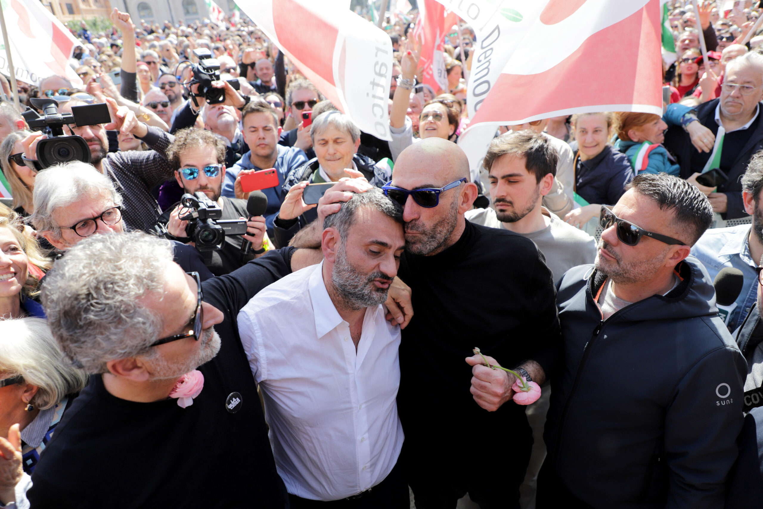 A Bari nessun accordo Pd M5s, i candidati Laforgia e Leccese corrono da soli: «Stiamo dalla stessa parte, ma divisi al primo turno»