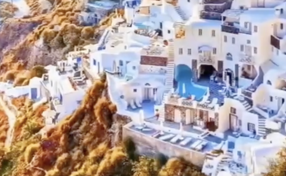La finta Santorini costruita dai cinesi, il resort identico all’isola greca fa impazzire gli influencer – I video