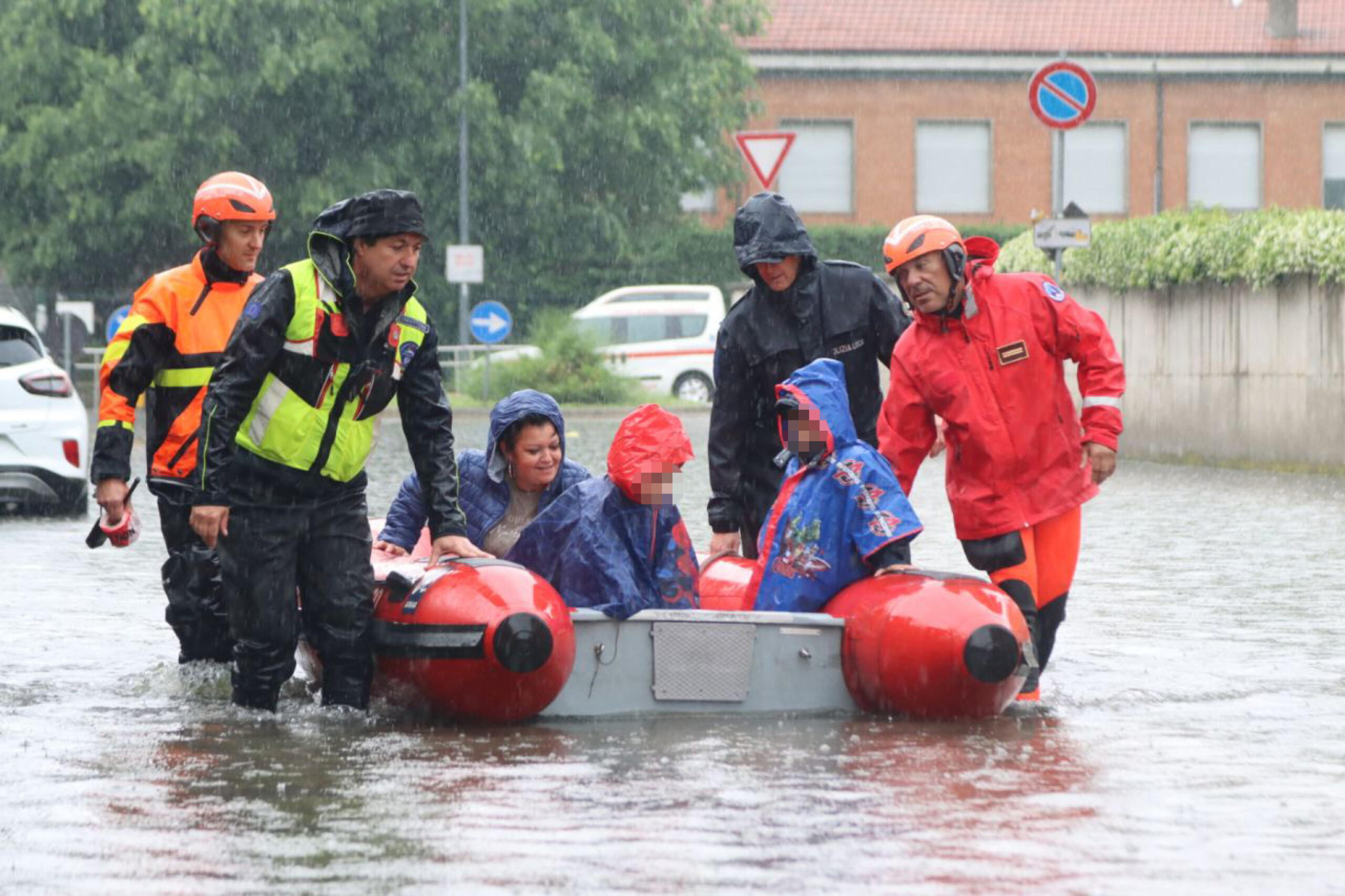 Fire fighters intervention after water spills caused by heavy rain in the Pontelambro district, on the outskirts of Milan. This morning there were many fire fighters interventions in Milan and province due to the bad weather, mainly because of falling trees and unsafe roofs. Milan, May 15th 2024. ANSA/PAOLO SALMOIRAGO