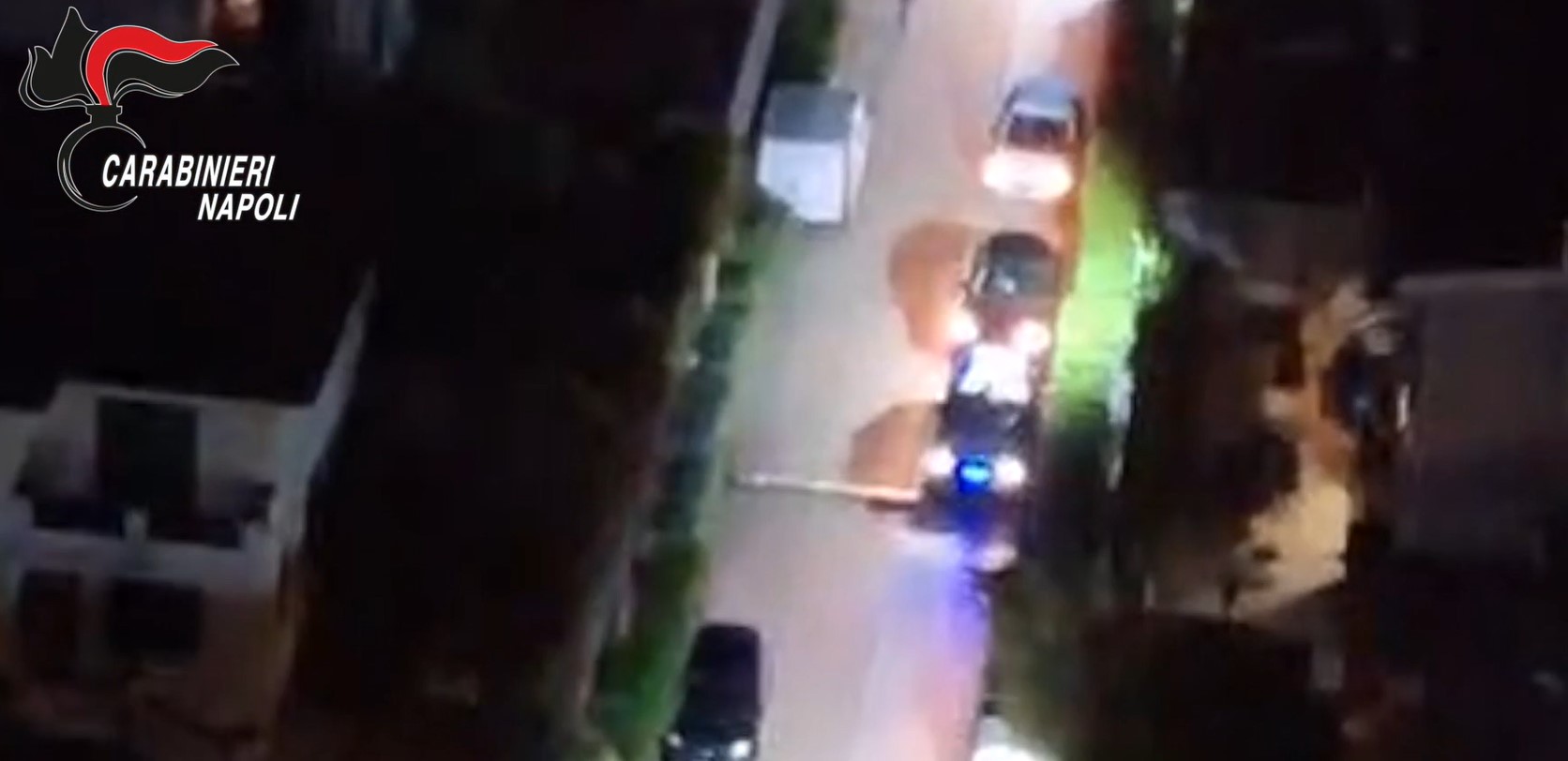 Nascosto in una villa nel napoletano per scampare all’arresto, i militari catturano il ricercato grazie al «web patrolling» – Il video