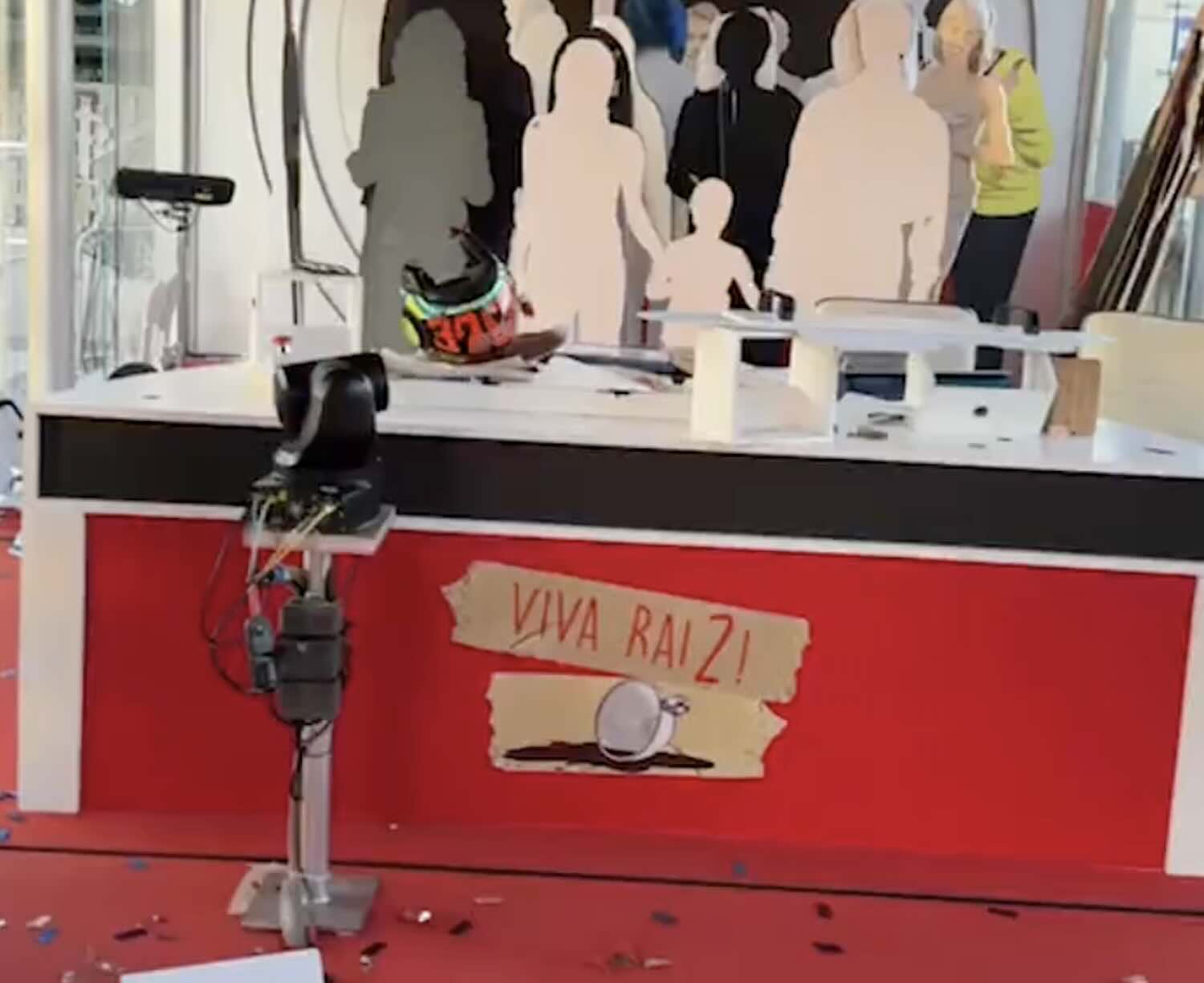 Fiorello studio vuoto VivaRai2