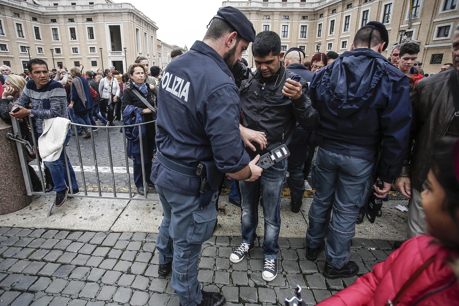 Controlli a piazza San Pietro