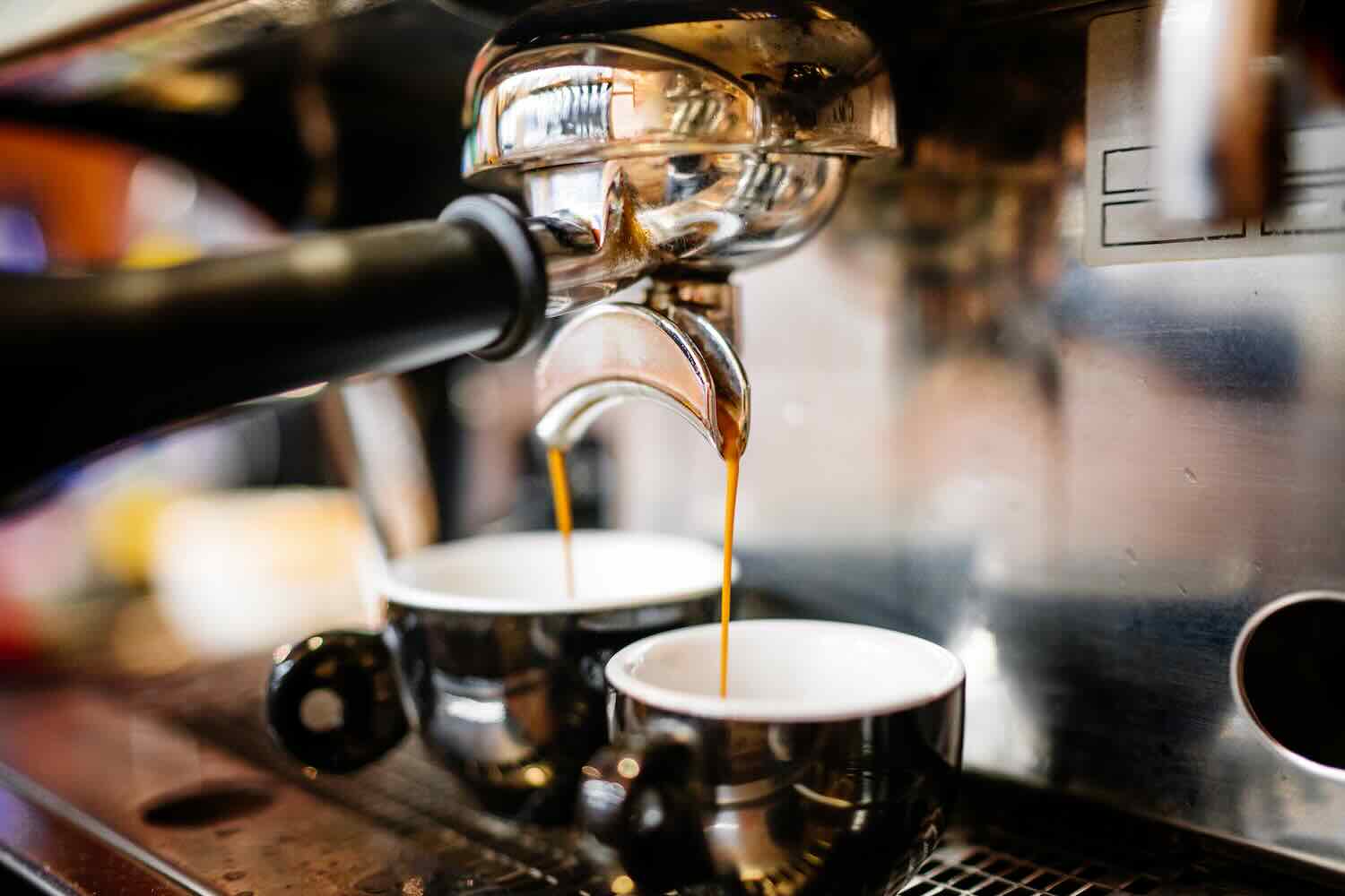 https://static.open.online/wp-content/uploads/2024/06/barista-caffe%CC%80.jpg