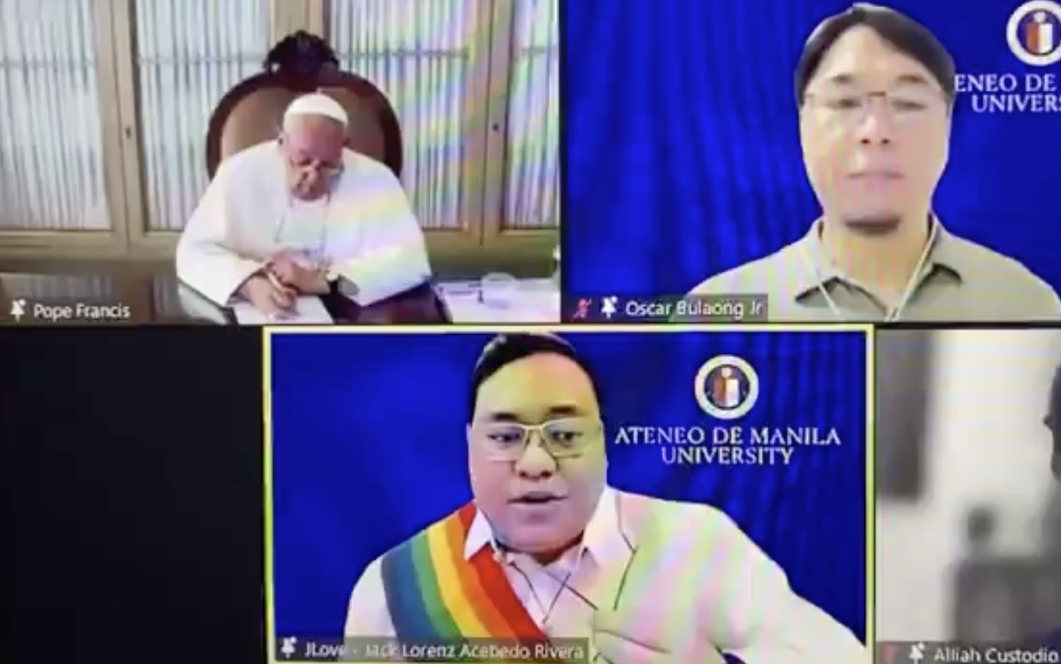 La strigliata a Papa Francesco da uno studente: «Basta linguaggio offensivo contro i gay, è doloroso» – Il video
