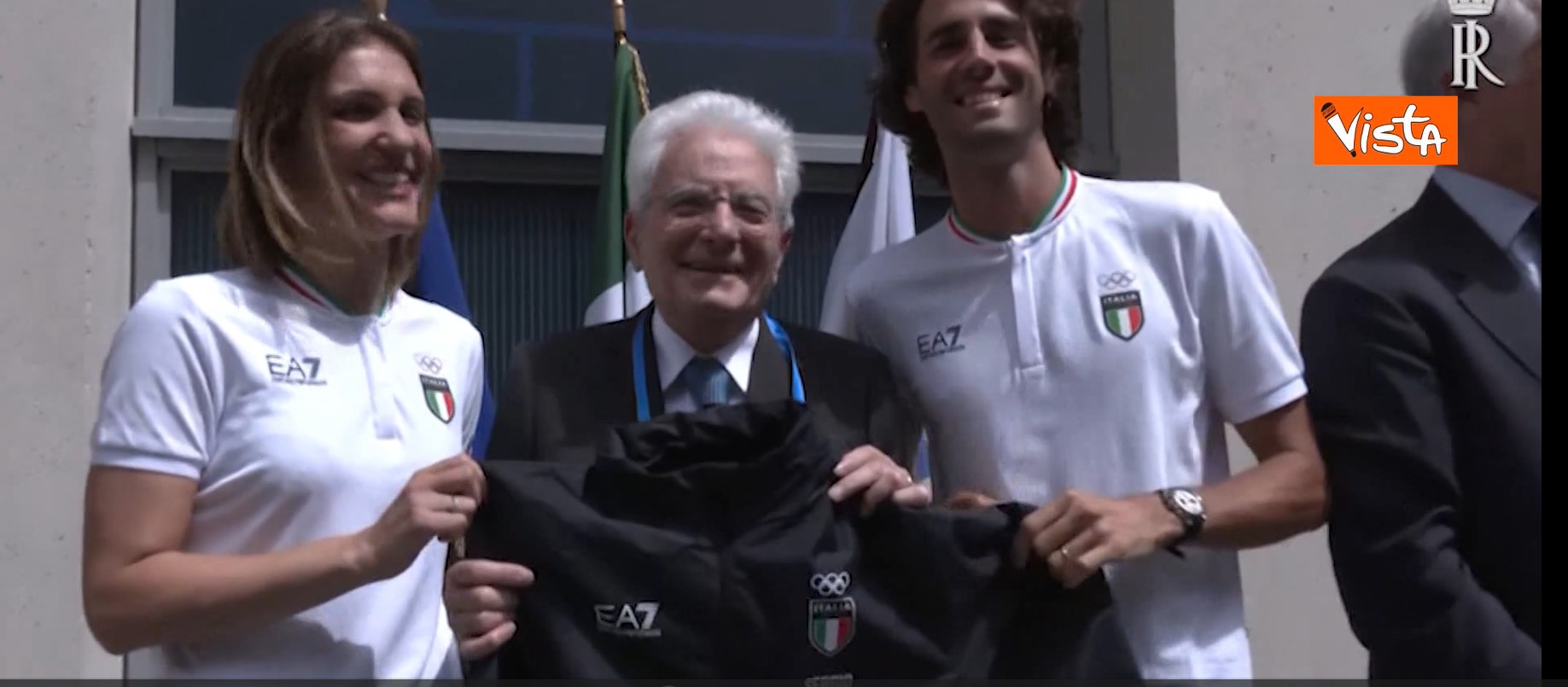Parigi 2024, Mattarella e la battuta sul podio accanto a Tamberi ed Errigo: «Mi sento vagamente fuori età» – Il video