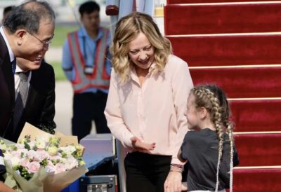 Giorgia Meloni con la figlia Ginevra in Cina