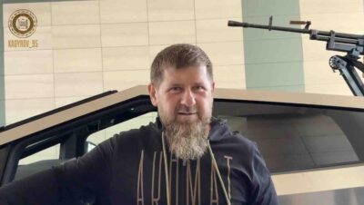 Kadyrov con il Cybertruck di Musk