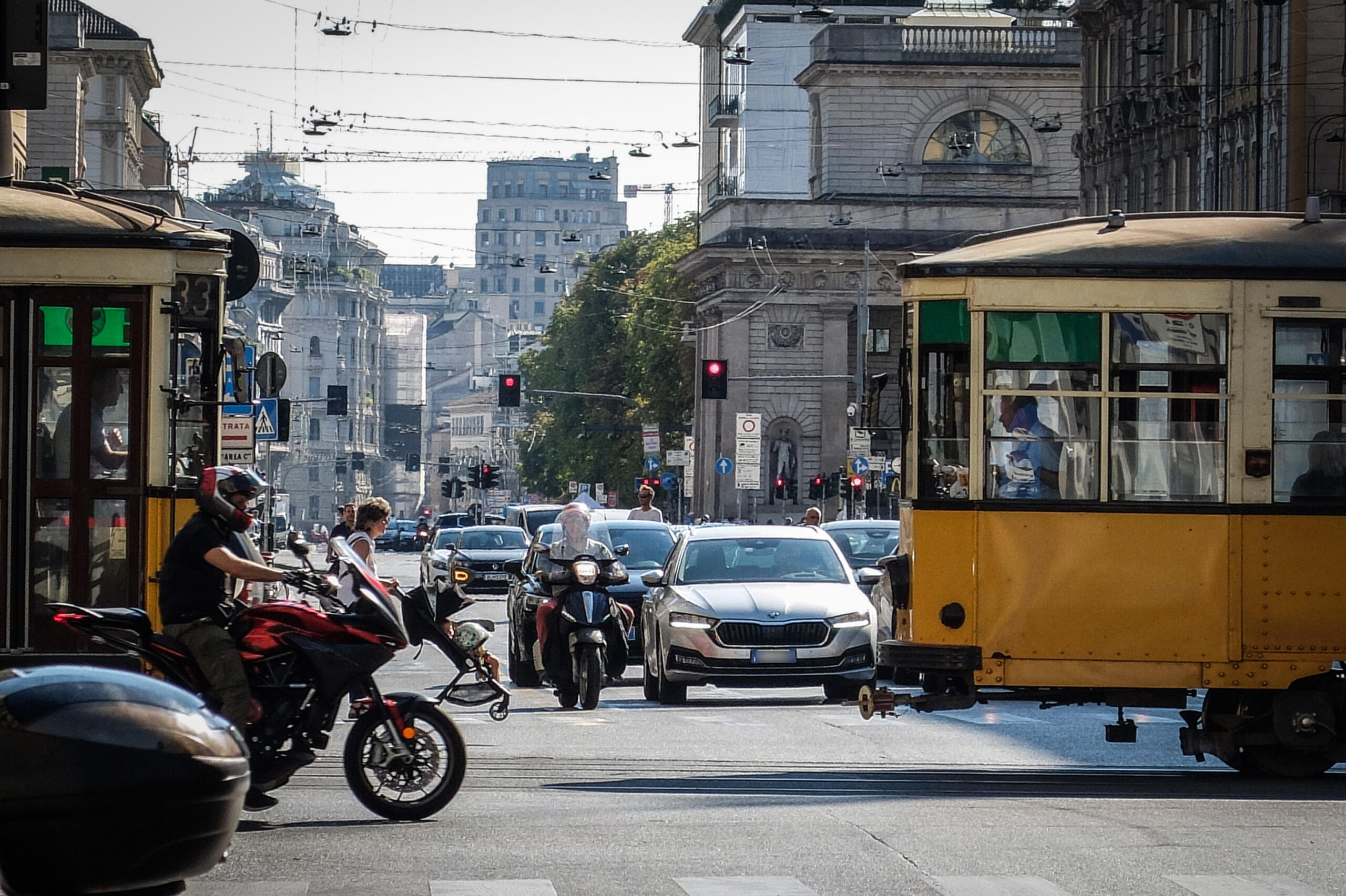 milano traffico auto