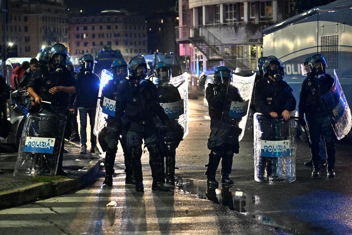 Scontri Genoa Sampdoria Ultras