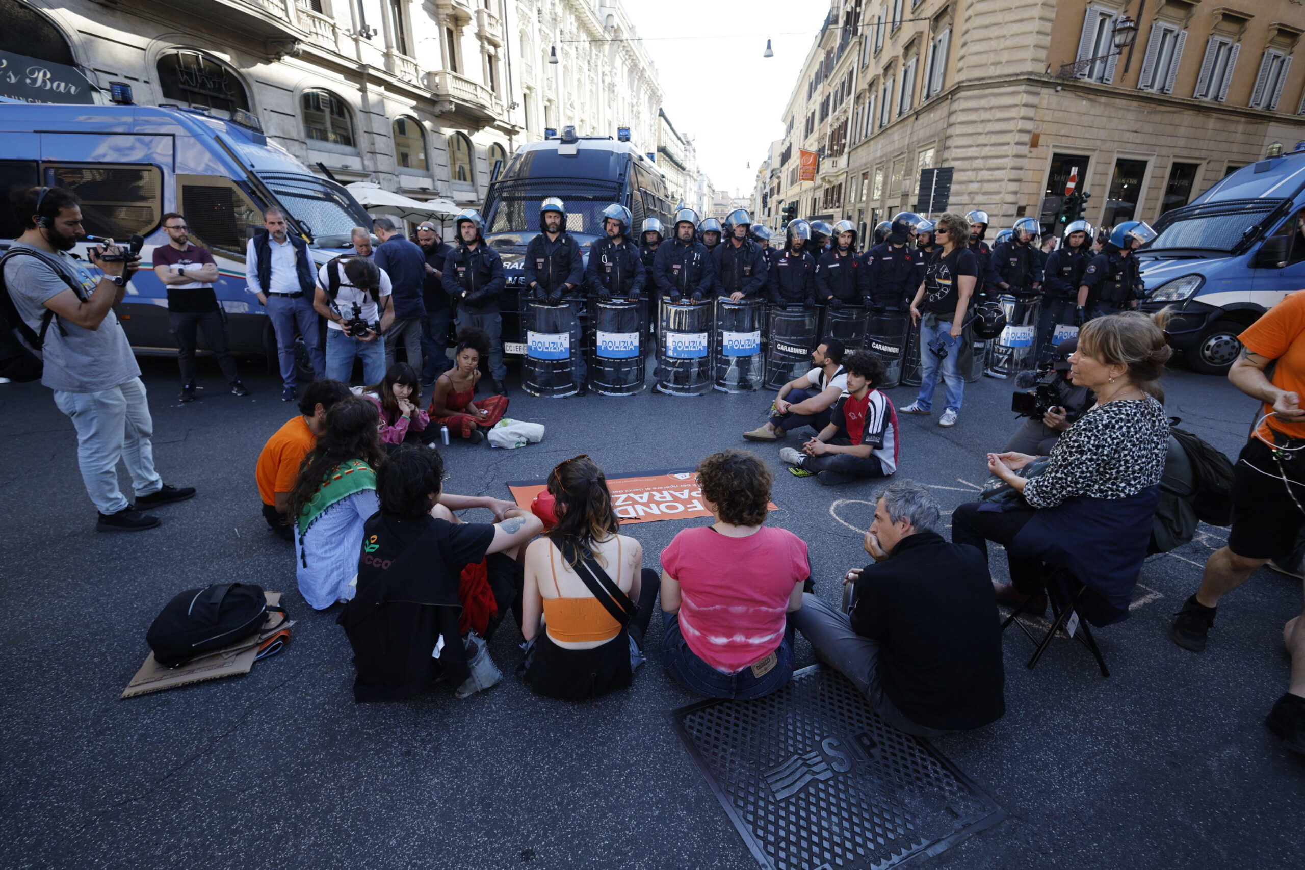 protesta ultima generazione blocco stradale