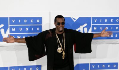 Donna denuncia Puff Daddy, stuprata con un telecomando. Kristina Khorram