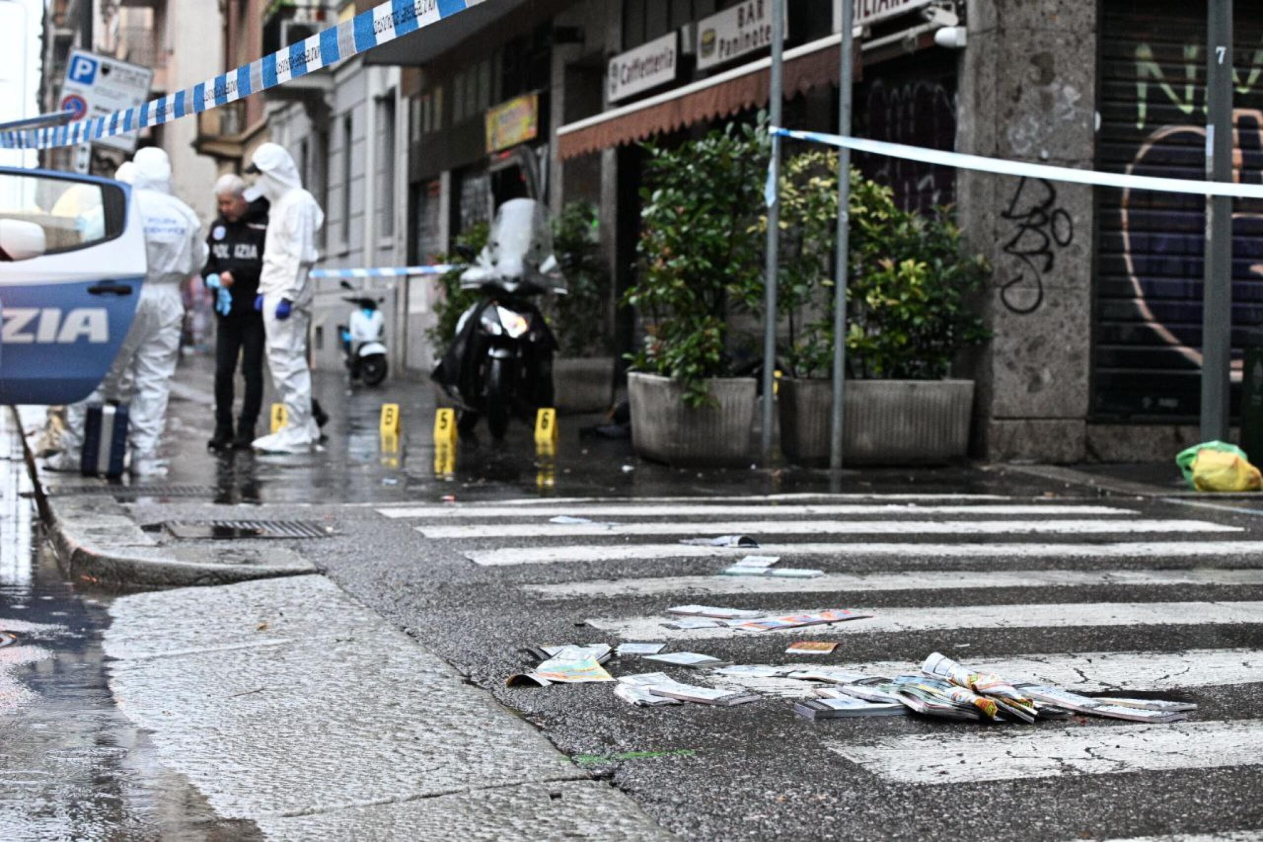 Milano, tenta una rapina in un bar ma viene ucciso con delle forbici dal titolare