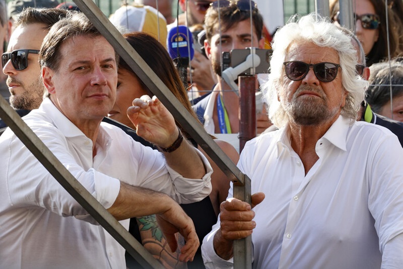 https://static.open.online/wp-content/uploads/2024/10/guseppe-conte-beppe-grillo.jpg