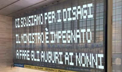 Meme più divertenti sul caos treni a Roma