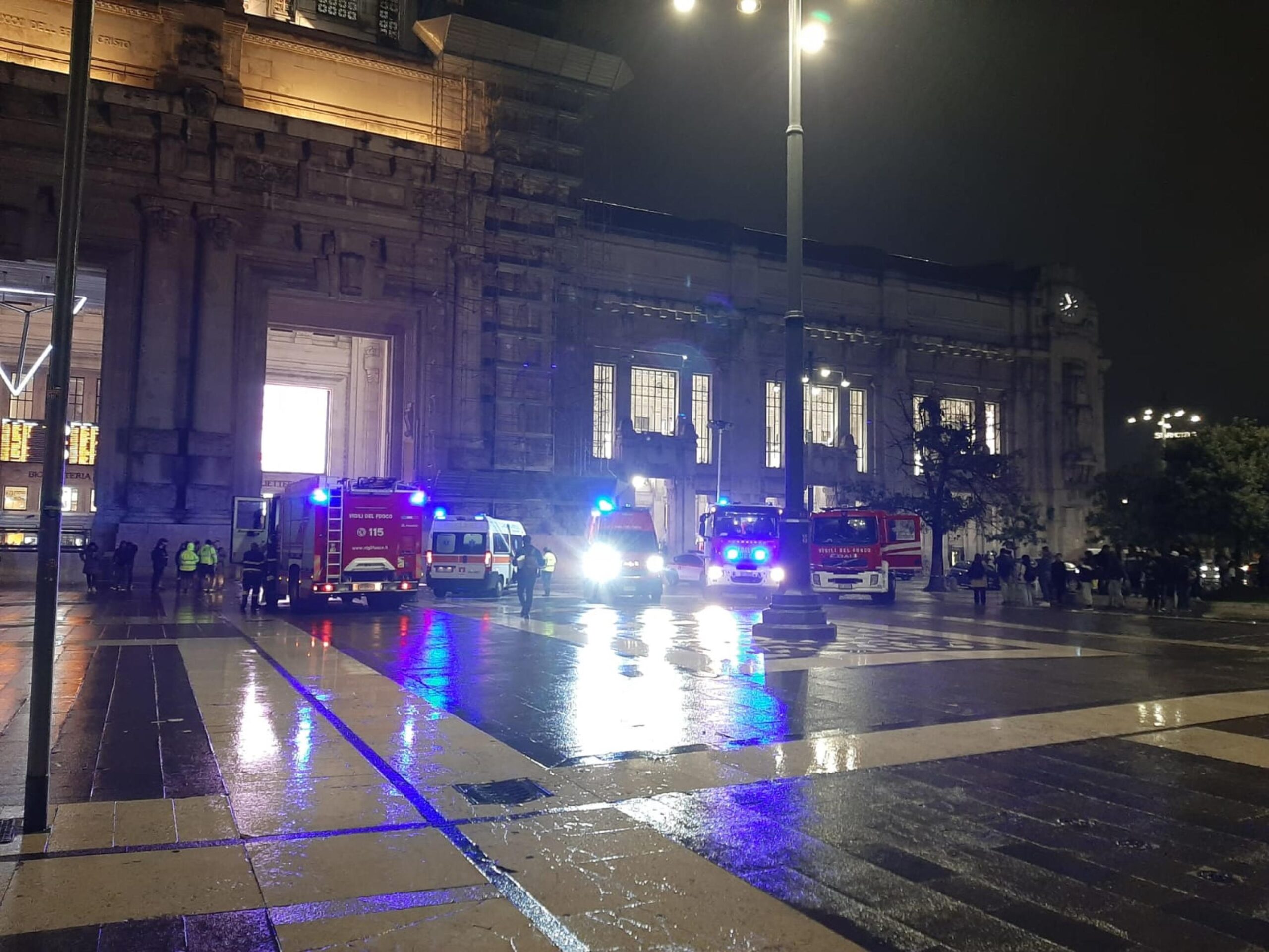 https://static.open.online/wp-content/uploads/2024/10/stazione-centrale-milano-scaled.jpg