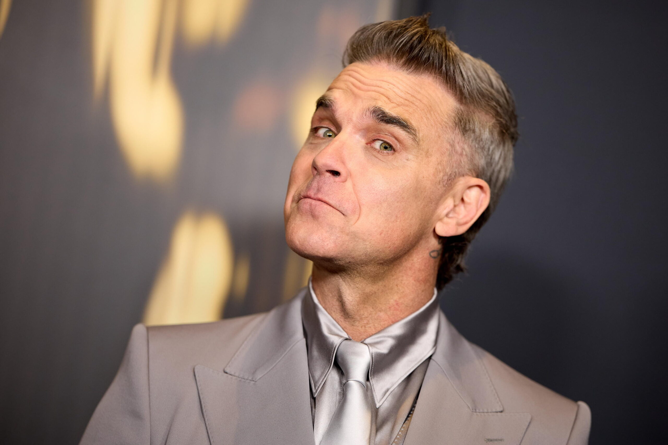 Robbie Williams e il post per il manager dei Take That