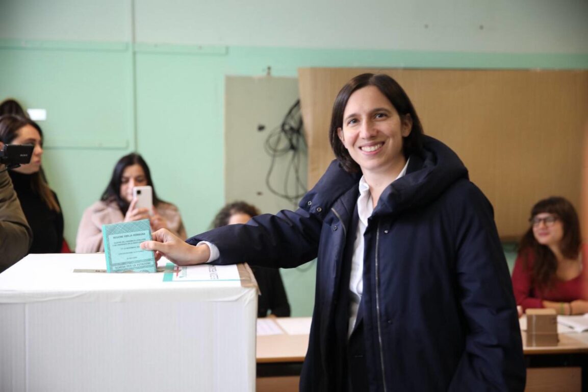 Elly Schlein vota a Bologna per le regionali in Emilia-Romagna