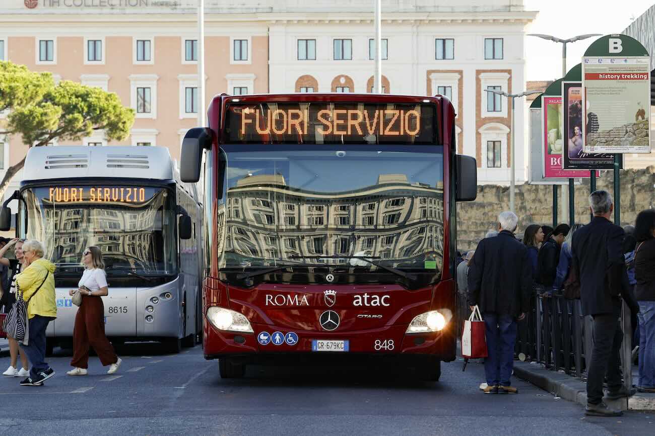 Lo sciopero di autobus e treni il 1 aprile non ci sarà: c’è l’accordo sul nuovo contratto