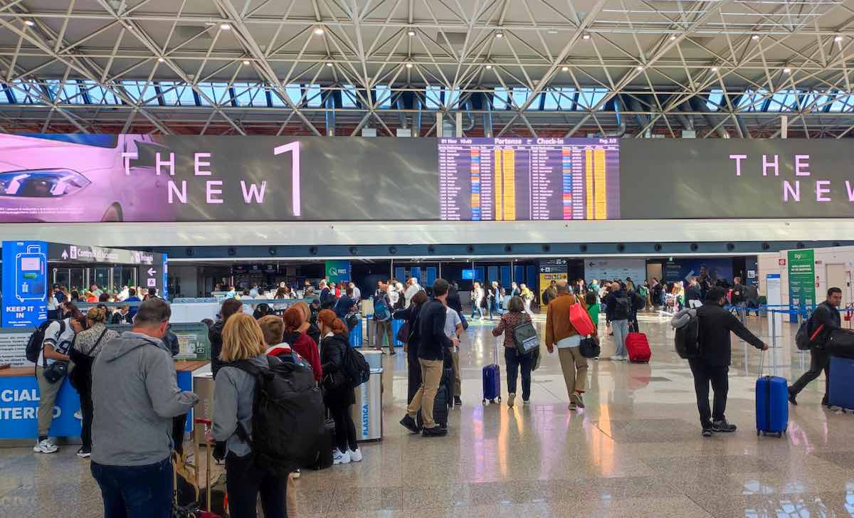 fiumicino ncc abusivo sequestro turista americana