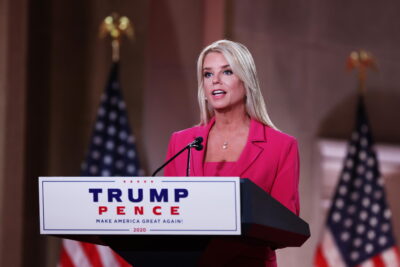 pam bondi nuova ministra giustizia usa