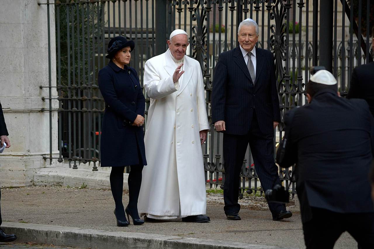 ruth dureghello papa francesco antisemitismo genocidio