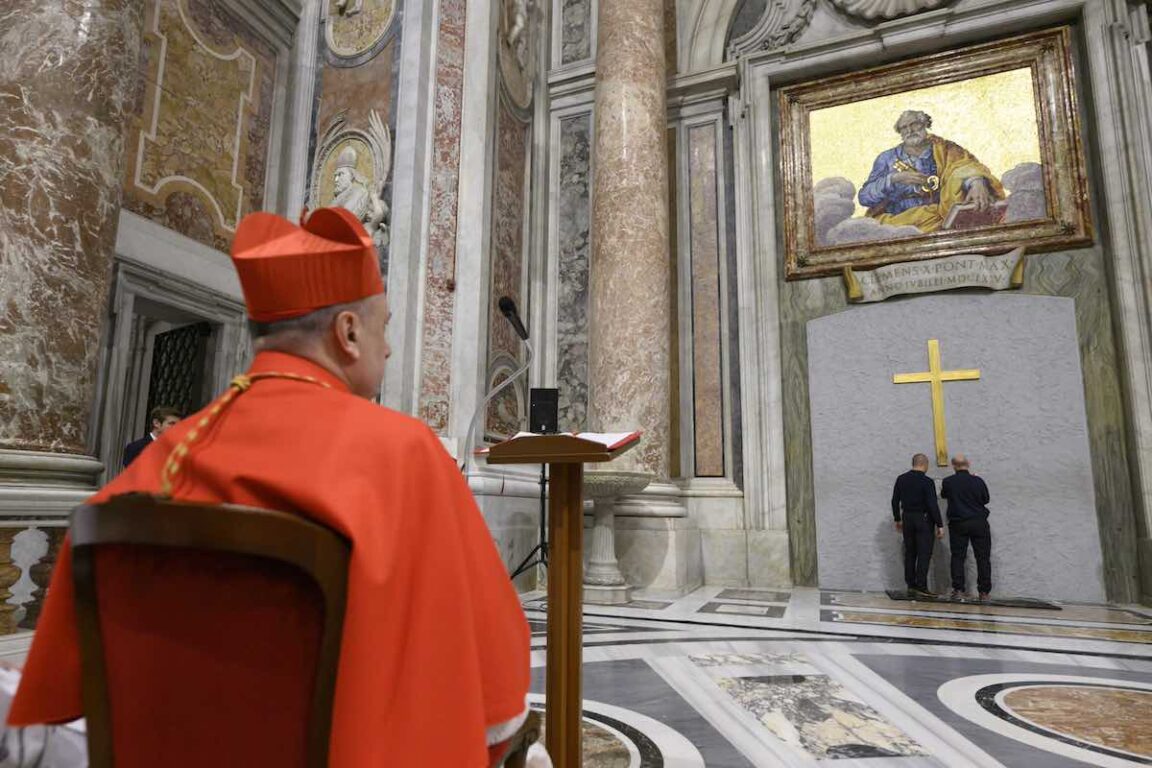 giubileo roma porta santa san pietro cardinale mauro gambetti vaticano