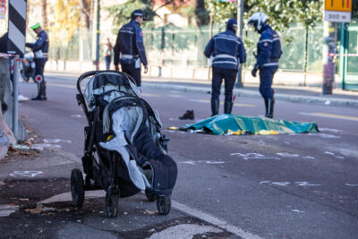 Milano, 34enne travolta e uccisa dal camion mentre attraversava col verde arrestato l'autista-pirata