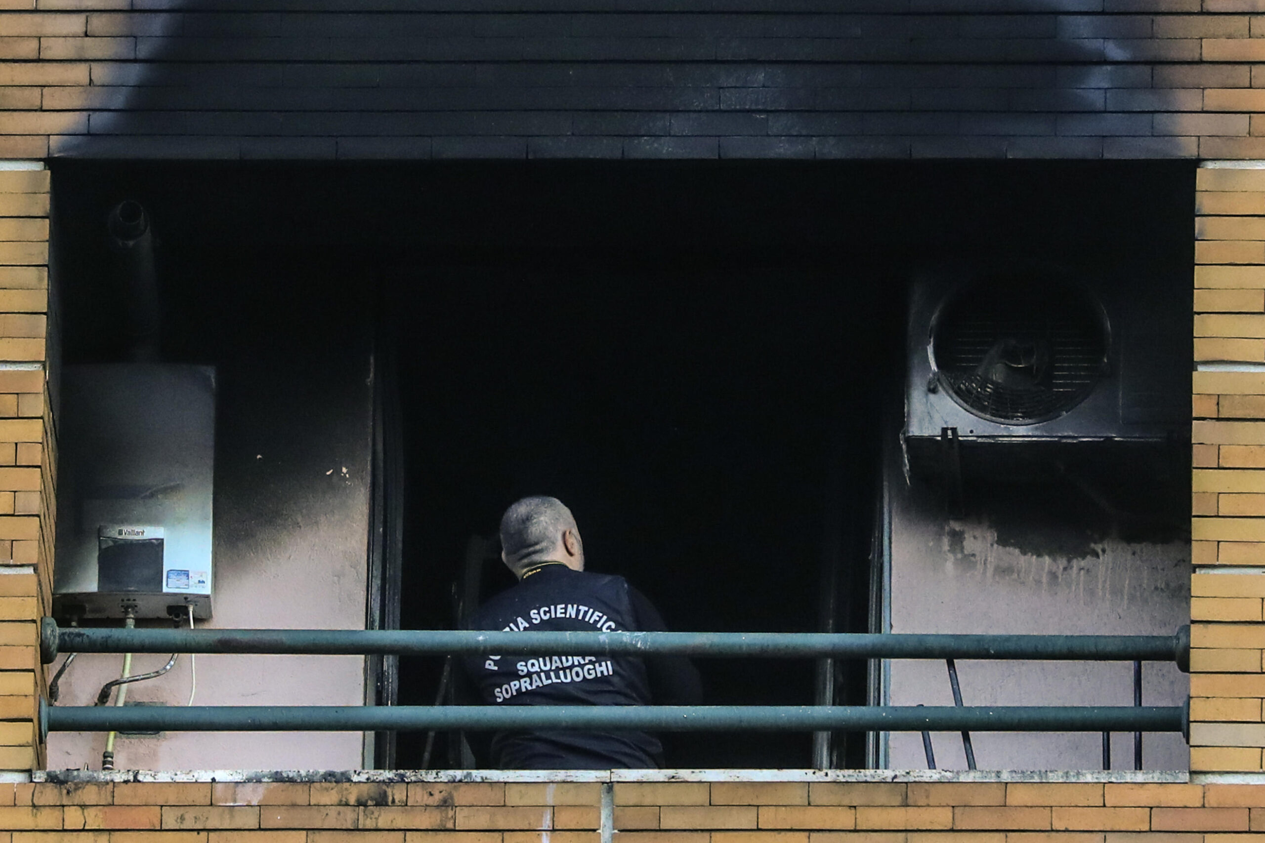 Napoli, sono due gli indagati per la morte di Emanuela Chirilli nell'incendio del B&B