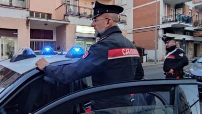 caldiero verona donna trovata morta bagno suicidio indagato compagno