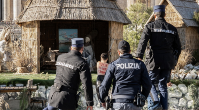 femen furto bambinello vaticano