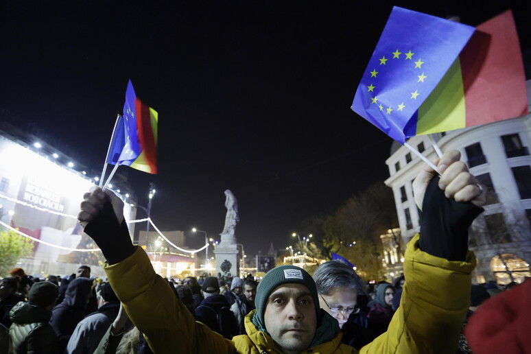 romania elezioni annullate georgescu russia