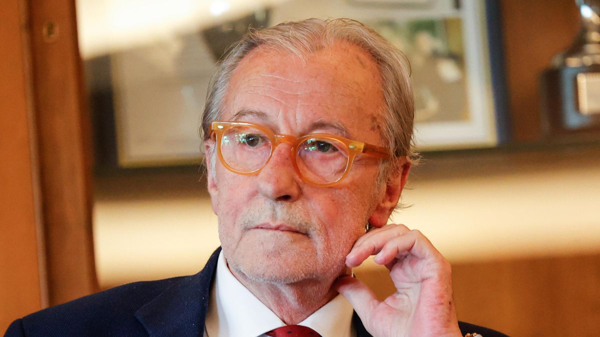 vittorio feltri divieto fumo milano disobbediro