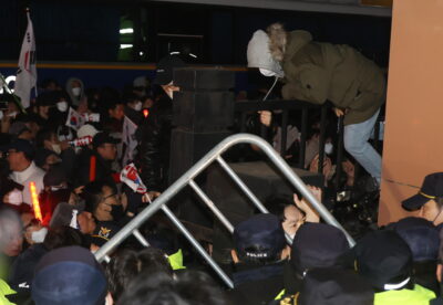 corea-sud-manifestanti-tribunale-presidente