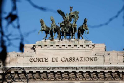 cassazione regala appartamento ex