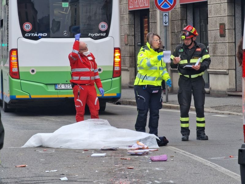 cremona via dante ragazzina investita