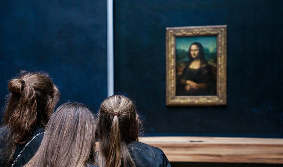 «La Gioconda non può stare lì». L’allarme della presidente del Louvre e l’ipotesi di trasferimento