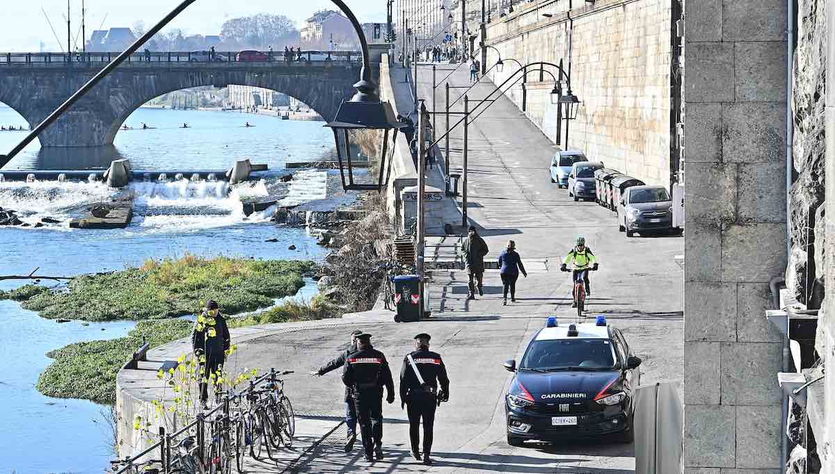 bici lanciata murazzi torino mauro glorioso