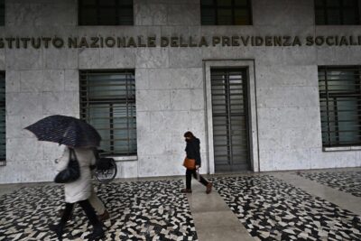 pensioni inps aumento età pensionabile tre mesi